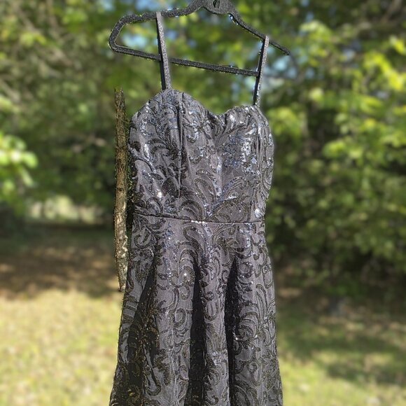 AVAILABLE by ANGELA FASHION Dress Sze M Black sequins homecoming holidays formal - Picture 7 of 8